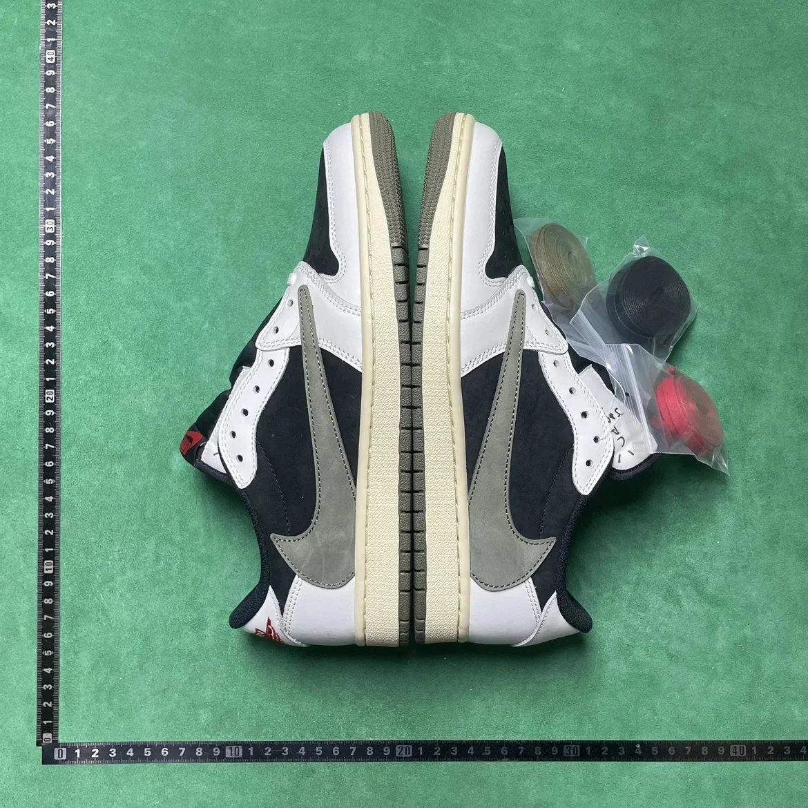 Jordan 1 LW 联名篮球鞋(下单送两双袜子)