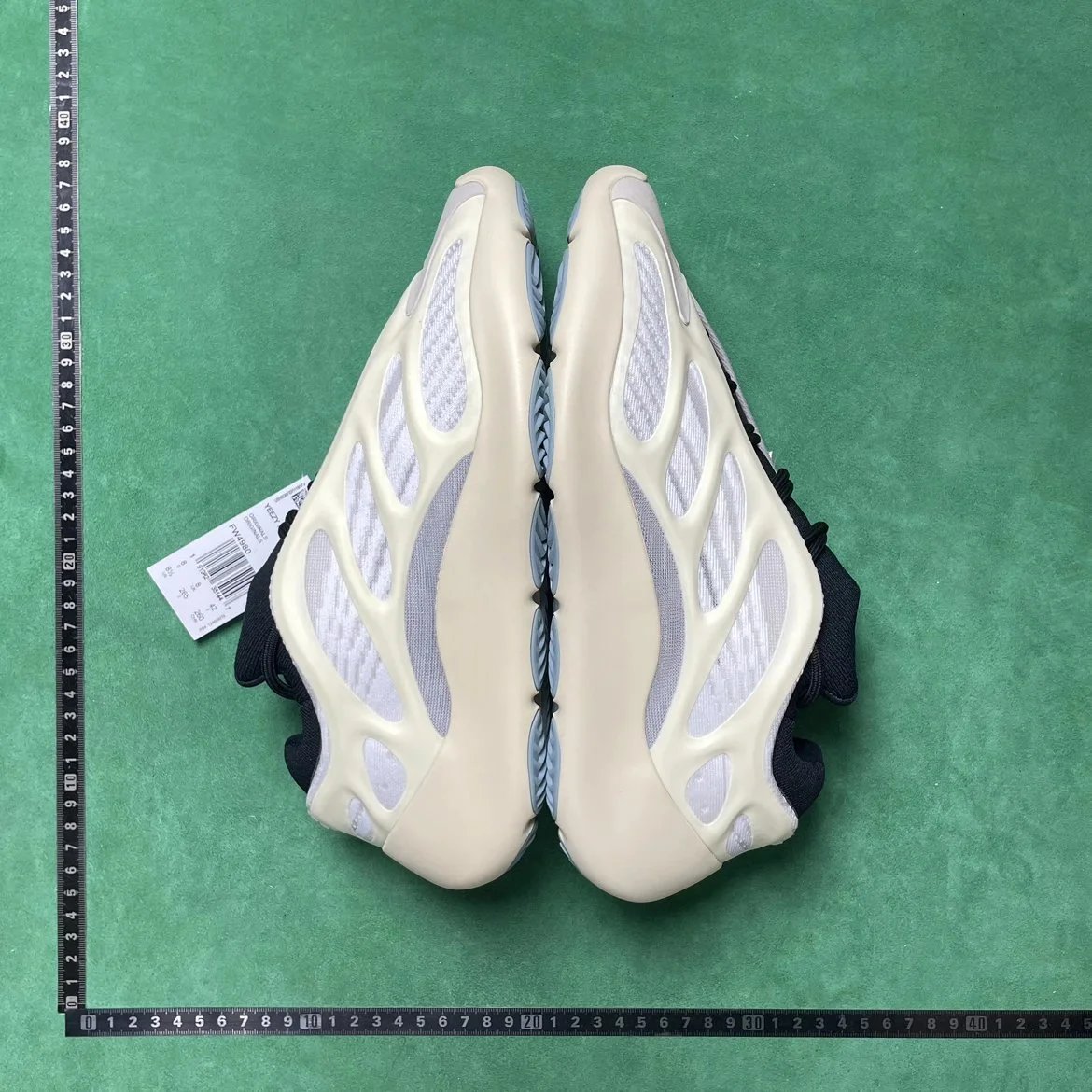 Yeezy LW 5/700老爹鞋(下单送两双袜子）