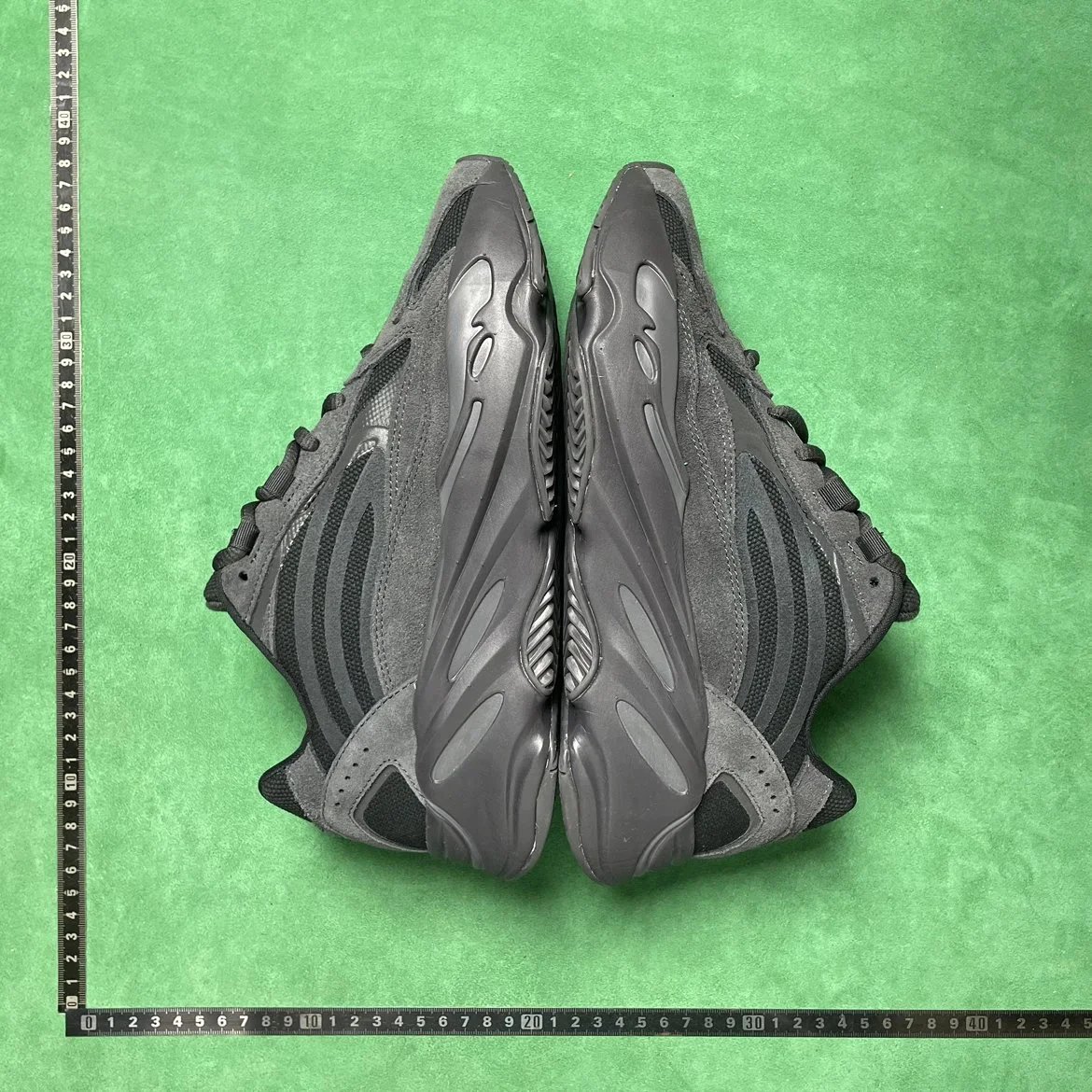 Yeezy LW 5/700老爹鞋(下单送两双袜子）