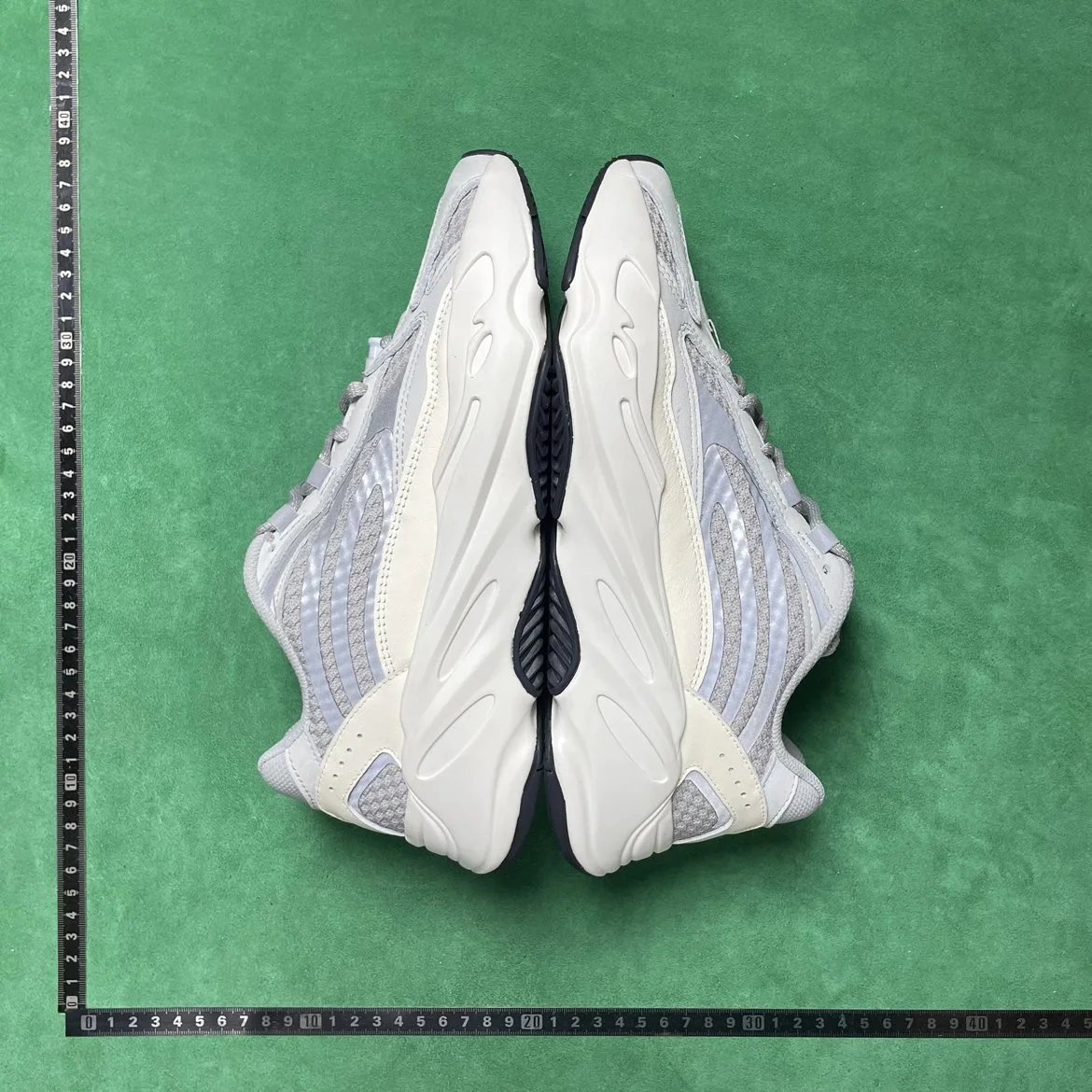 Yeezy LW 5/700老爹鞋(下单送两双袜子）