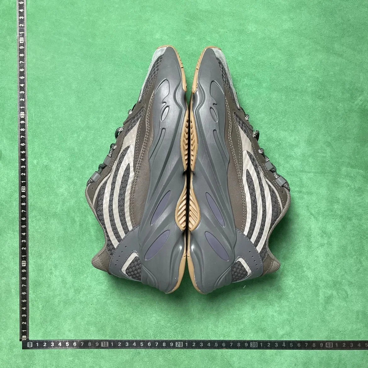 Yeezy LW 5/700老爹鞋(下单送两双袜子）