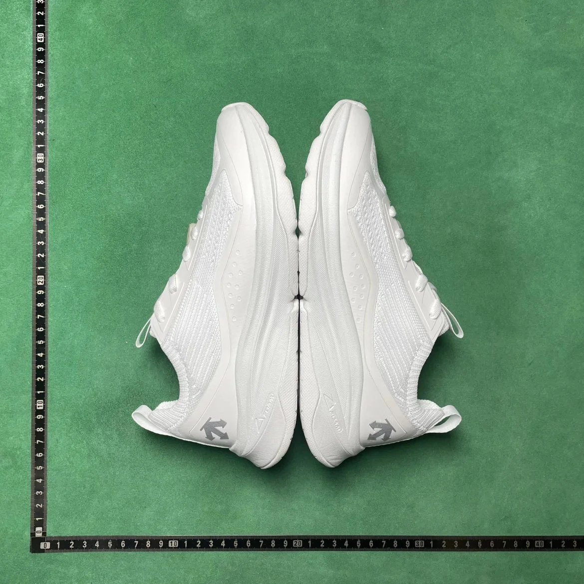 Designer Shoes B6D 舒适减震耐磨透气低帮跑步鞋