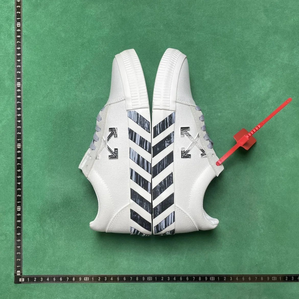 OFF_WHITE T6D 皮革休闲系带低帮时尚板鞋