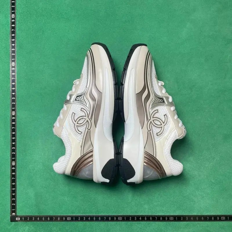 No.6 White