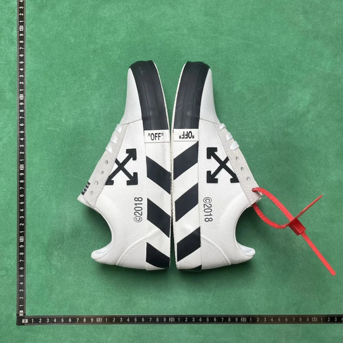 OFF_WHITE T6D 皮革休闲系带低帮时尚板鞋