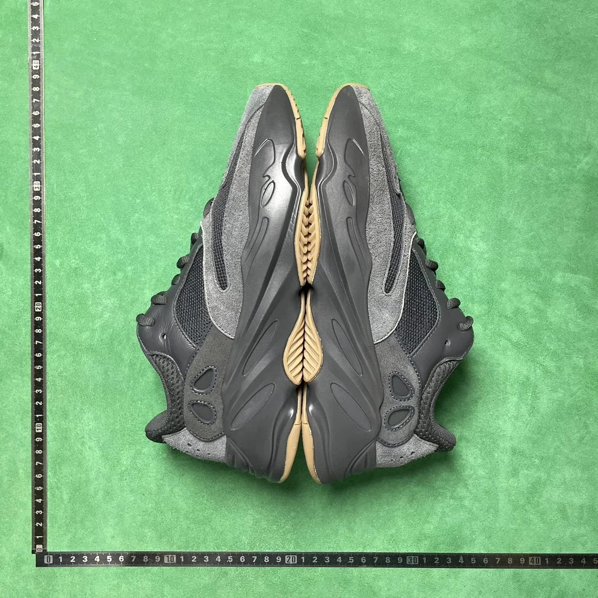 Yeezy LW 5/700老爹鞋(下单送两双袜子）