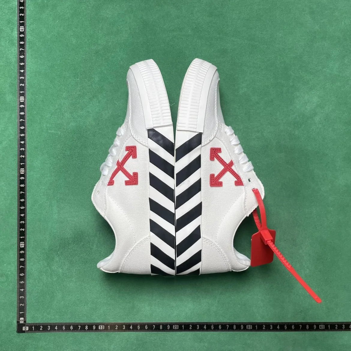 OFF_WHITE T6D 皮革休闲系带低帮时尚板鞋