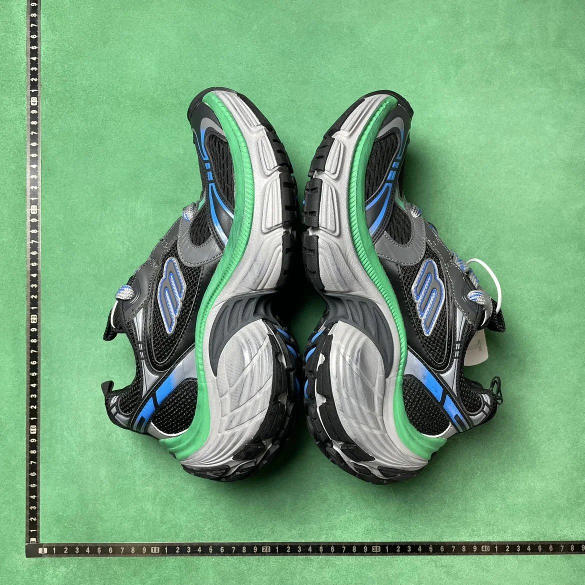  BALENCIAGA LT5 10XL 厚底系带老爹鞋 黑色磨损做旧款