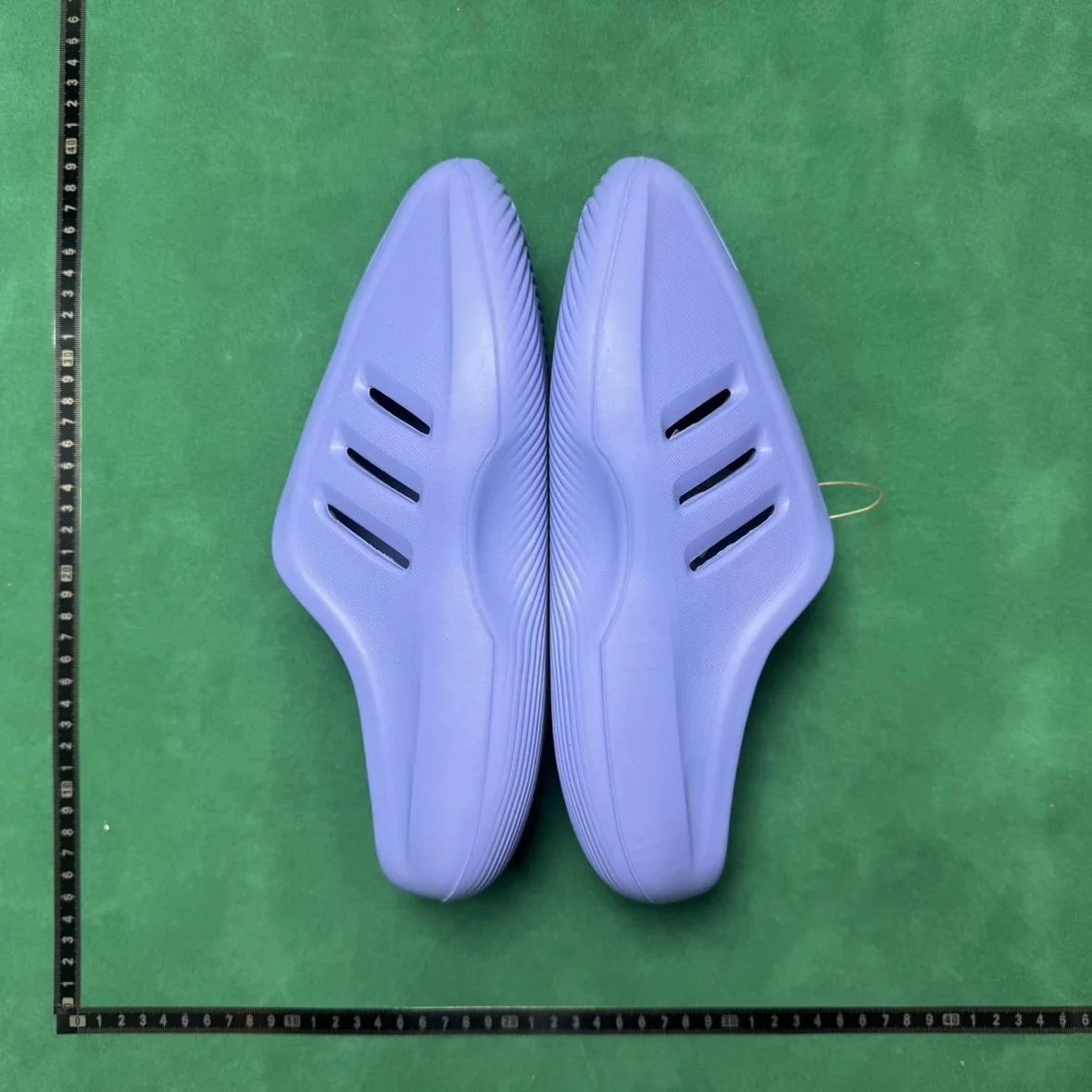 Yeezy LW  洞洞拖鞋(下单送两双袜子）