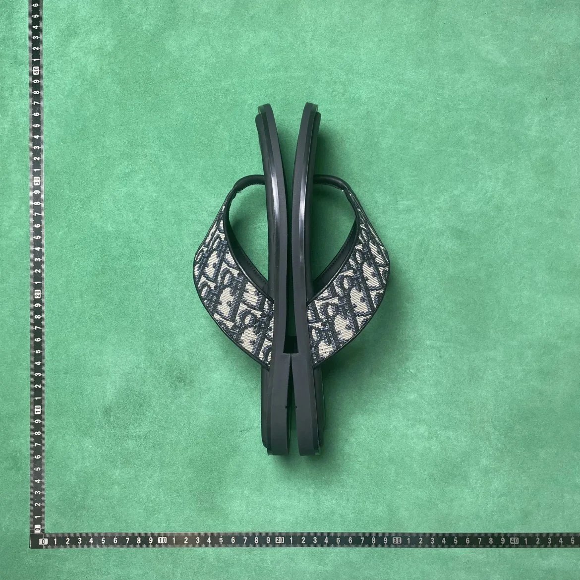 Designer Shoes B9D 经典印花牛皮革圆头套穿人字拖鞋