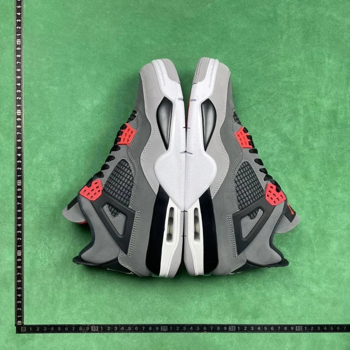 No. 15 Grey Red DH6927 061