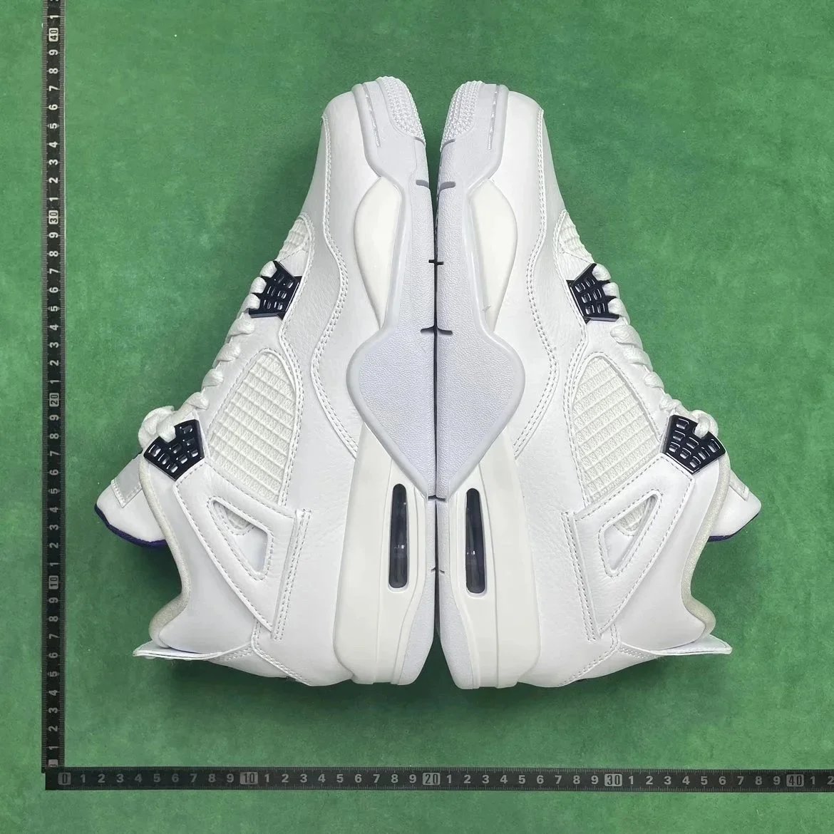 No. 13 White Violet CT8527 115