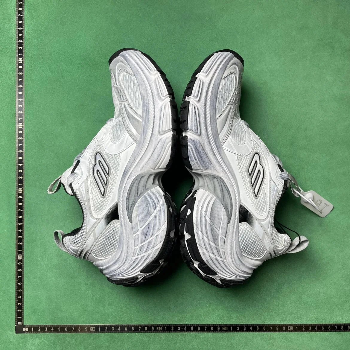  BALENCIAGA LT5 10XL 厚底系带老爹鞋 黑色磨损做旧款