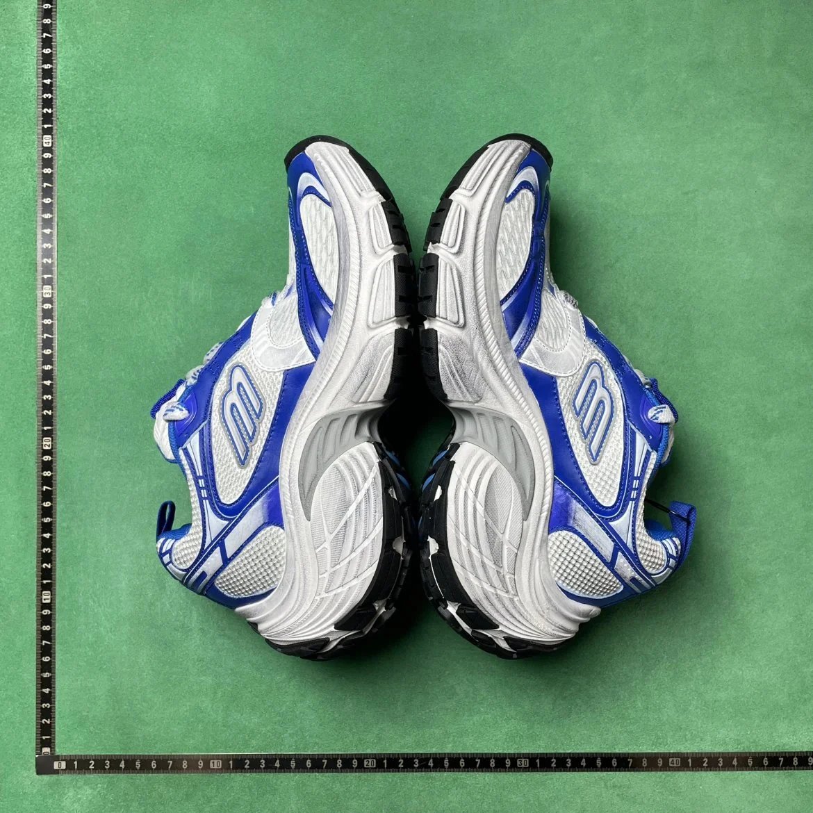  BALENCIAGA LT5 10XL 厚底系带老爹鞋 黑色磨损做旧款
