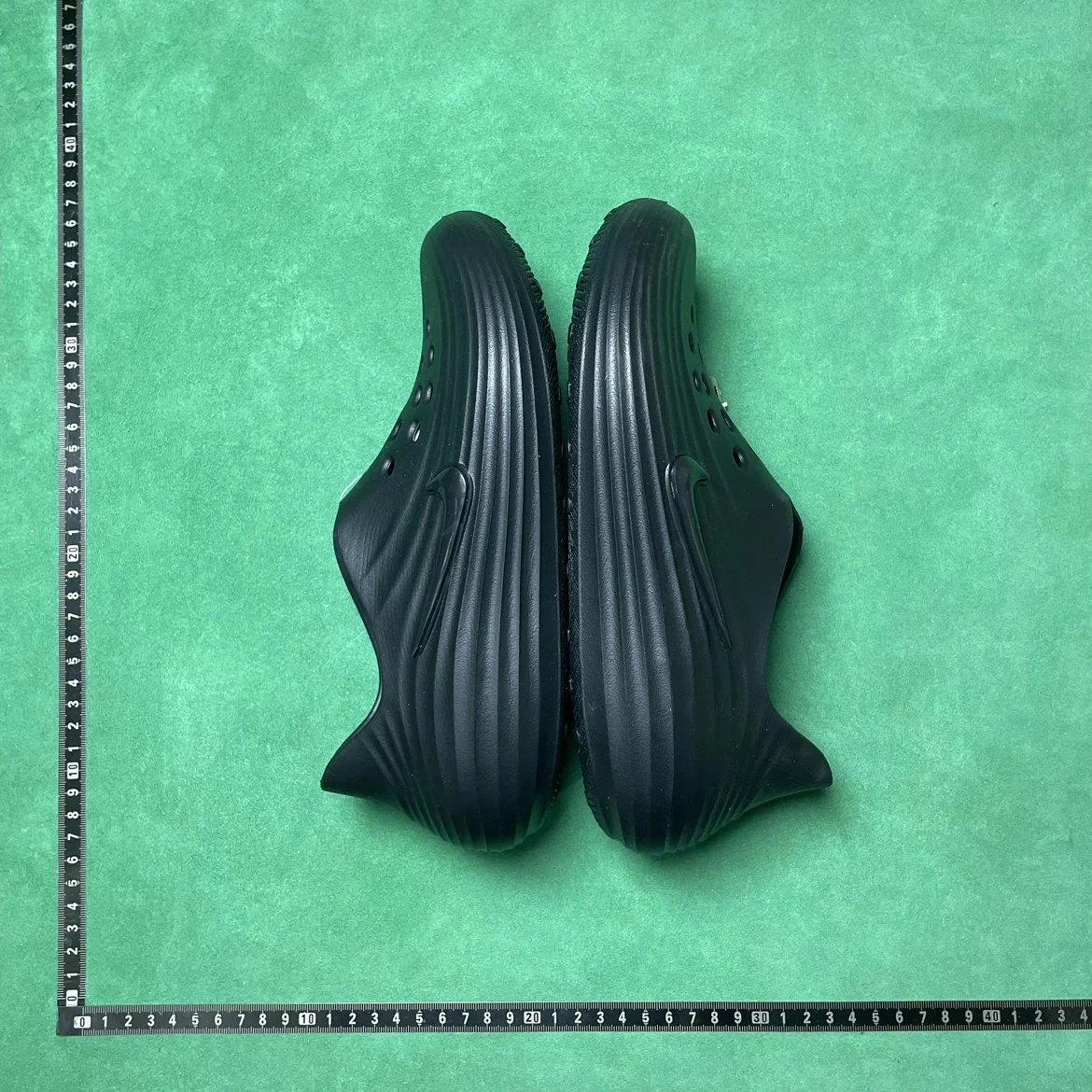 NIKE 5TD 简约舒适洞洞鞋