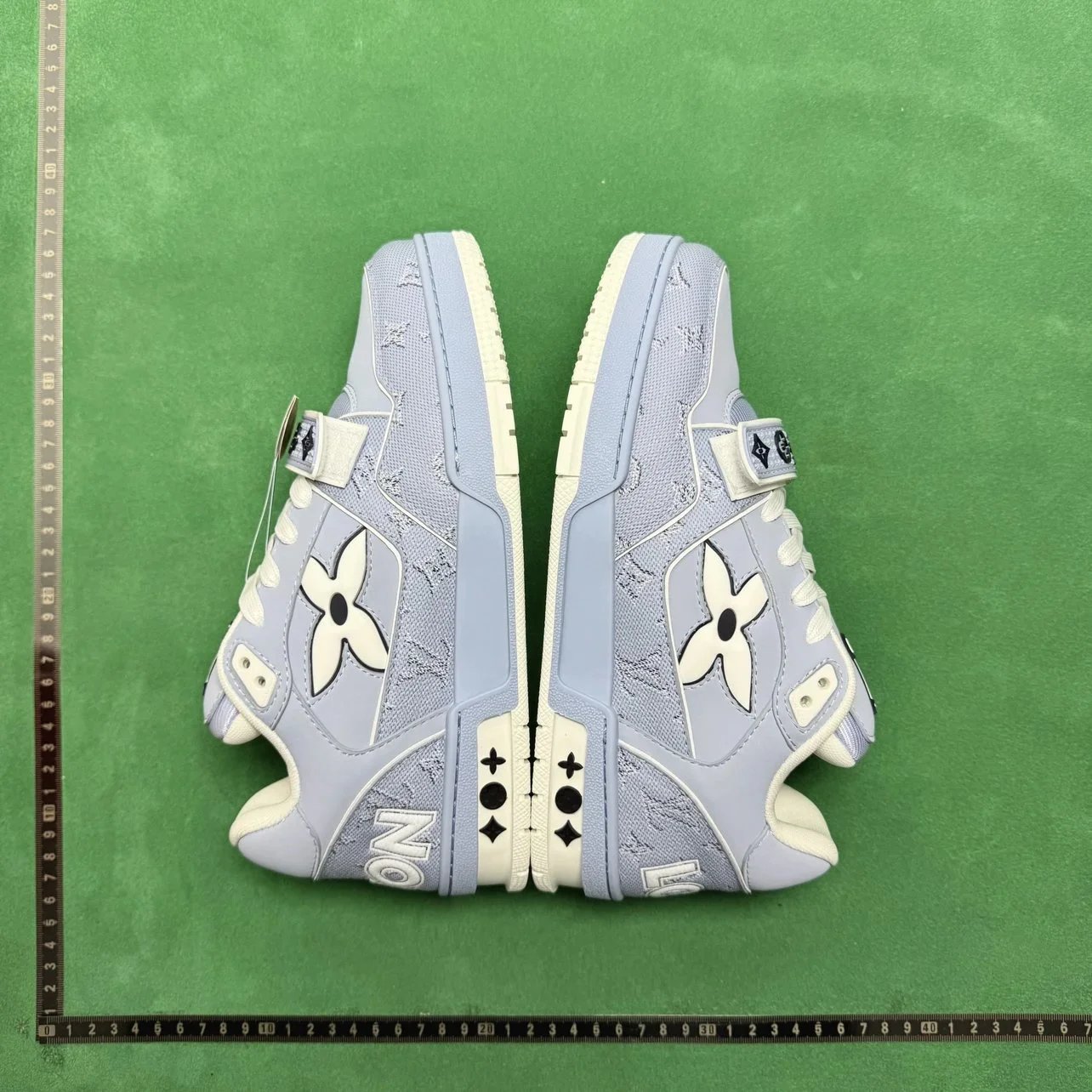 LV/PRADA TT 3 圆头系带魔术贴 低帮板鞋