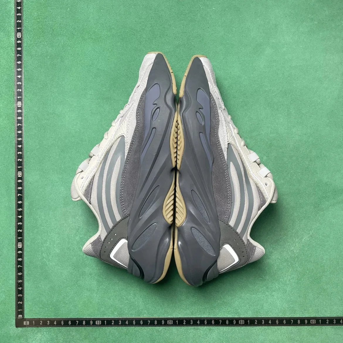 🔥1:1 batch adidas originals Yeezy boost700