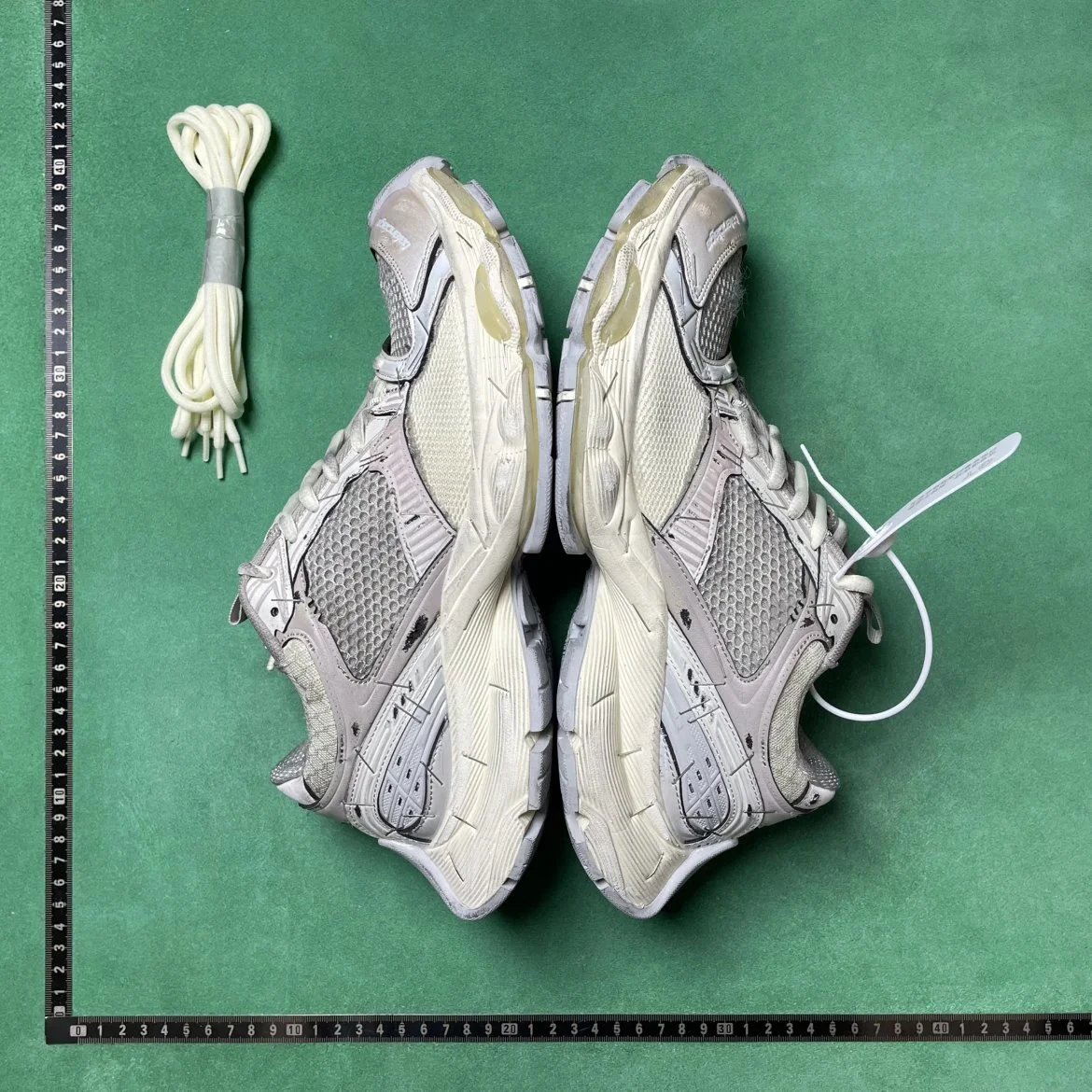  BALENCIAGA LT5 10XL 厚底系带老爹鞋 黑色磨损做旧款