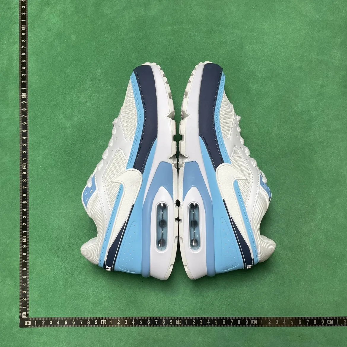 NIKE B3D 舒适百搭低帮跑步鞋