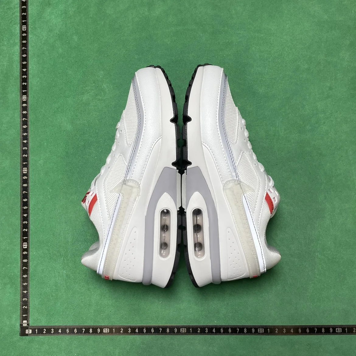 NIKE B3D 舒适百搭低帮跑步鞋