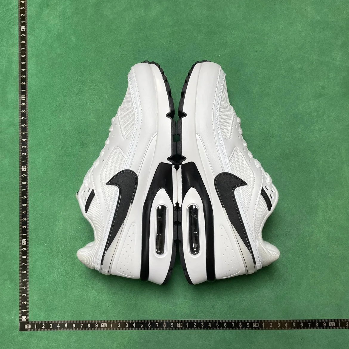 NIKE B3D 舒适百搭低帮跑步鞋