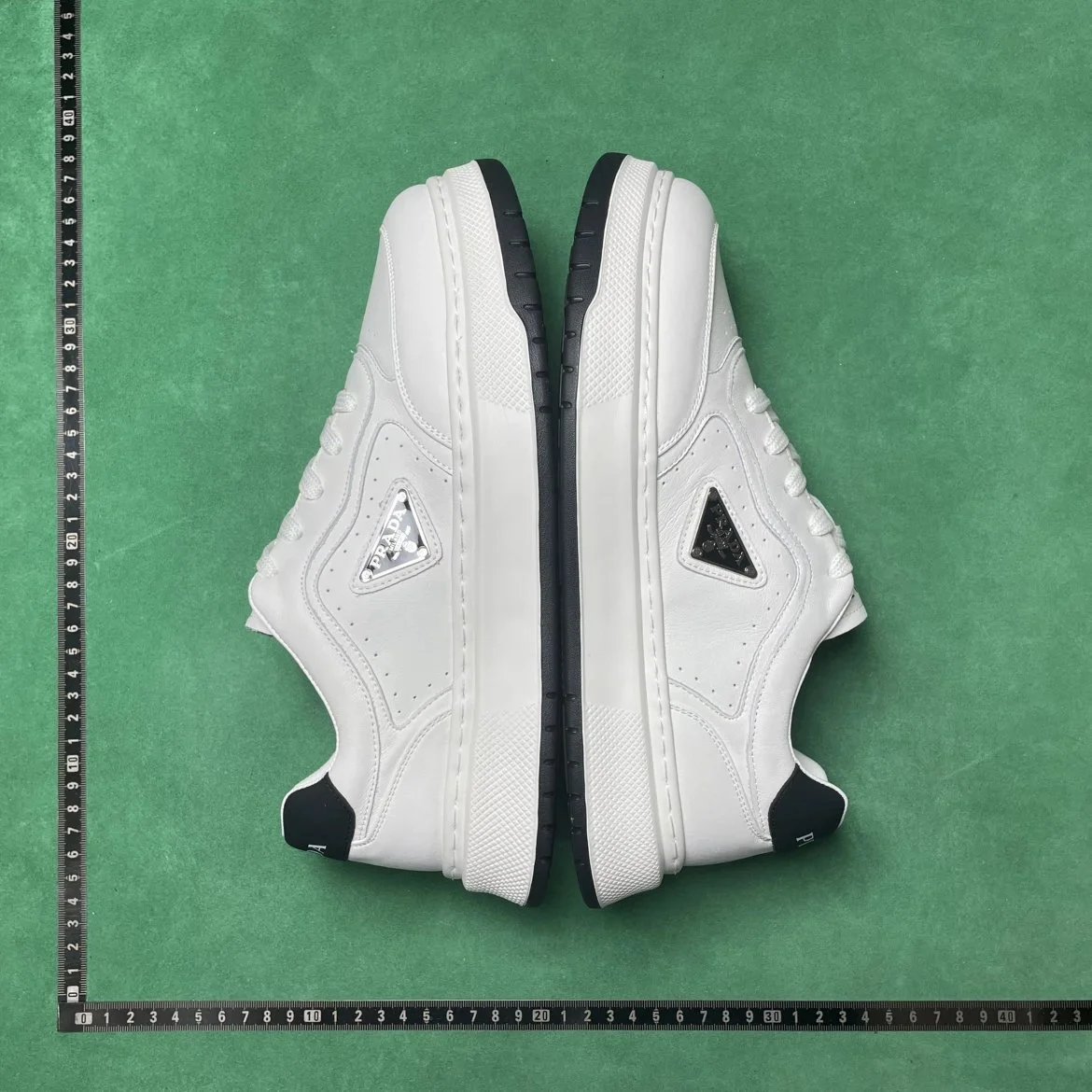 🔥1:1 batch Prada thick-soled logo low-top casual sports sneakers