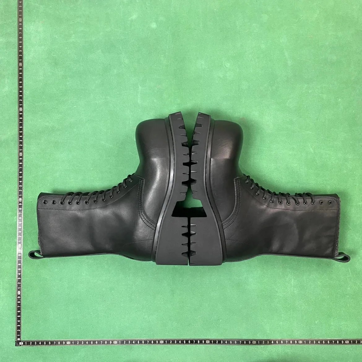 🔥1:1 batch BALENCIAGA Men's Combat Strike 20mm Boot in Black  in the Best OopBuy Spreadsheet QC photos