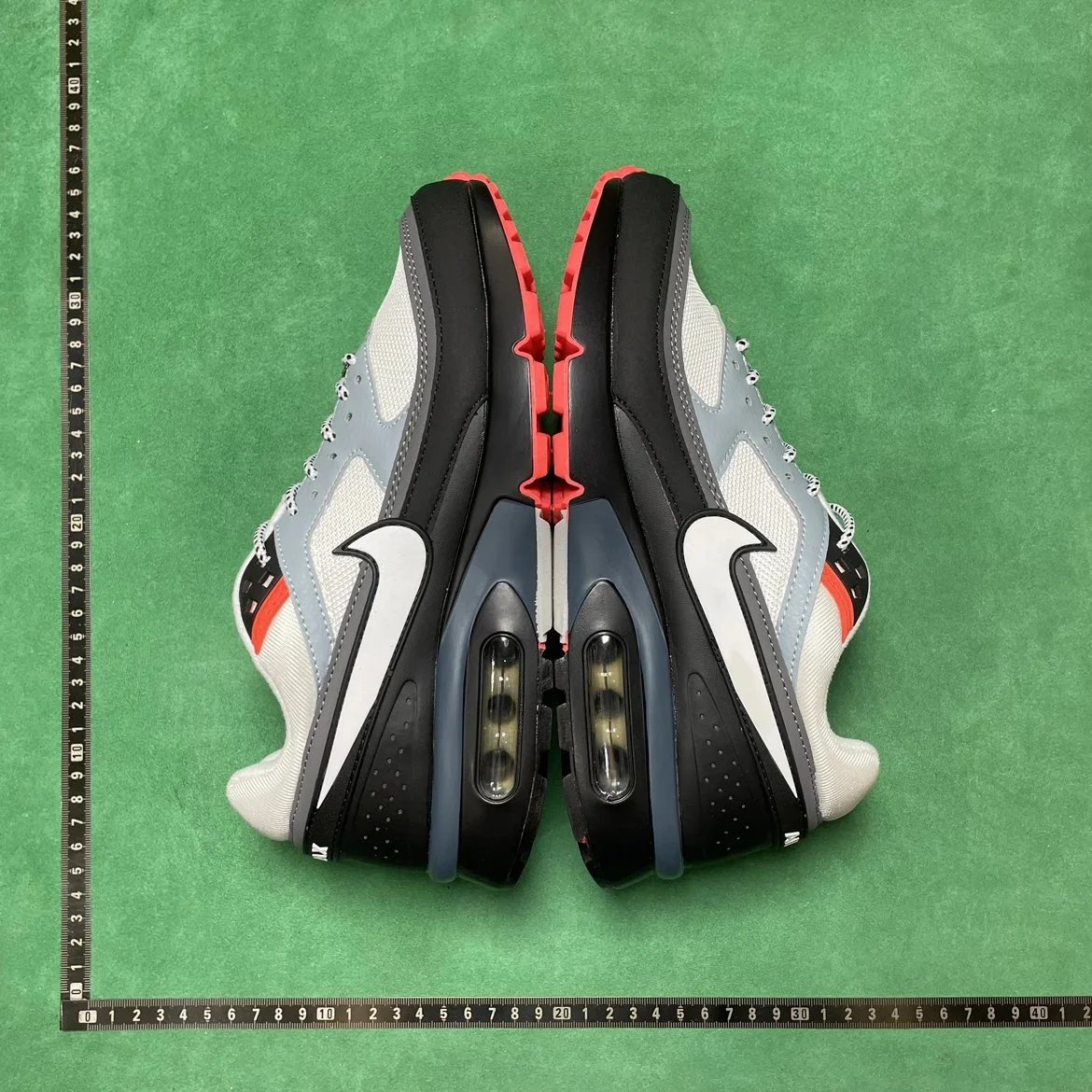 NIKE B3D 舒适百搭低帮跑步鞋