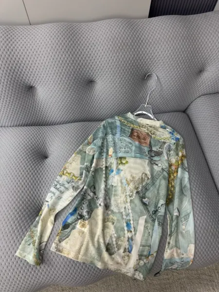 Design Long Sleeve Graphic Print Top in Pastel Multicolor - 10