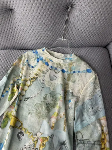 Design Long Sleeve Graphic Print Top in Pastel Multicolor - 7