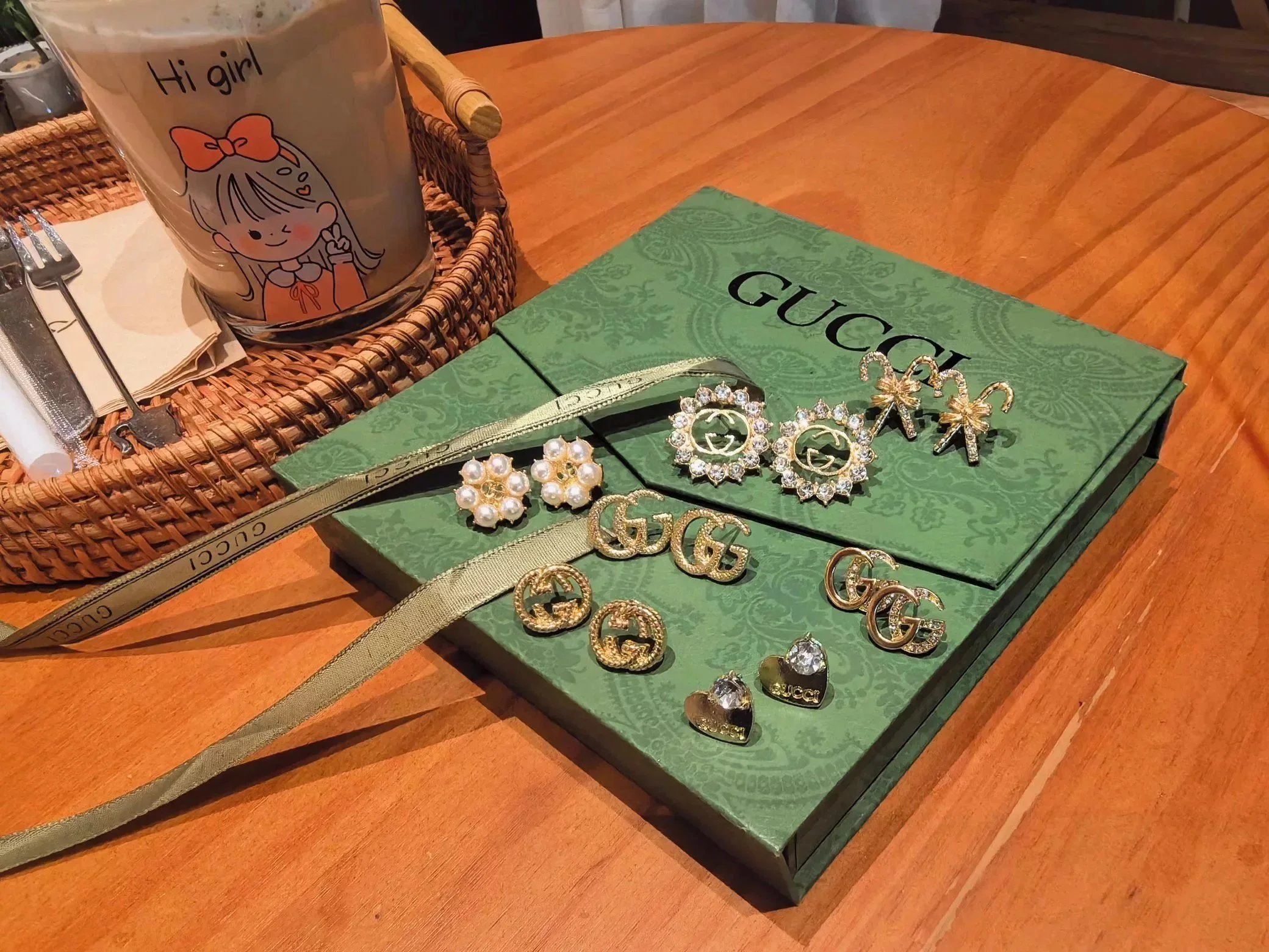 Gucci Gold Earrings Set in Green Box