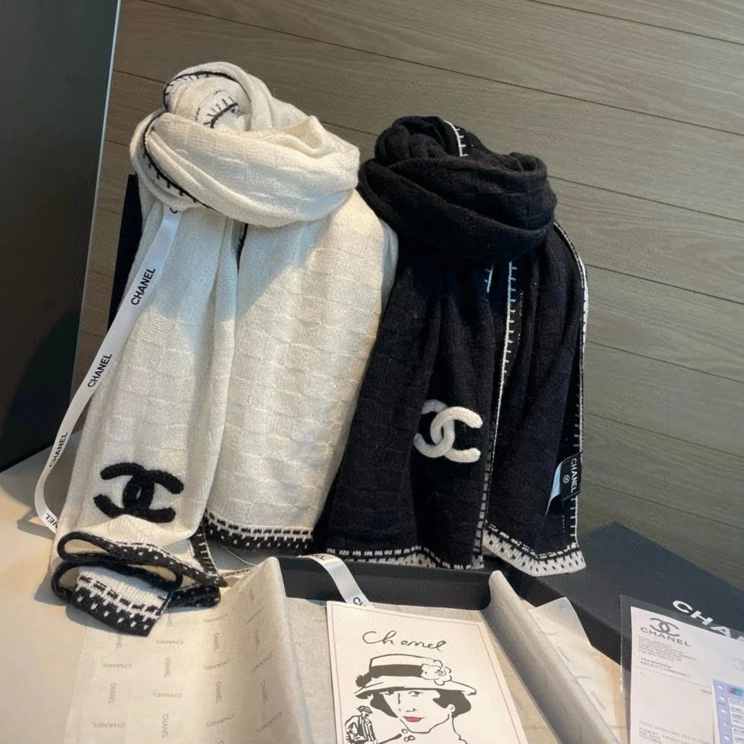 Chanel Black and White Knit Scarf