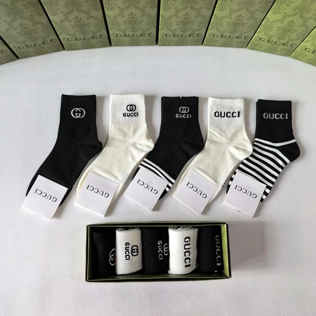 Chanel Socks Ribbed Logo Crew product detail image 26