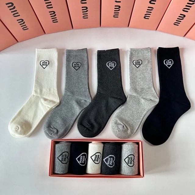 Chanel Socks Ribbed Logo Crew product detail image 40