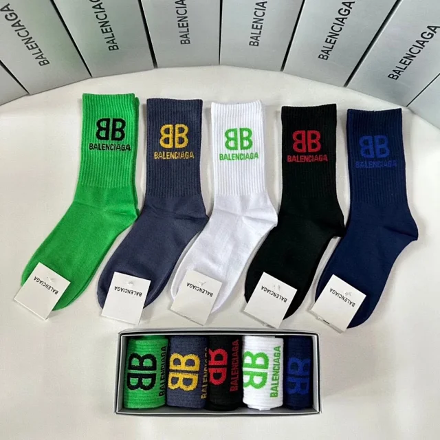 Chanel Socks Ribbed Logo Crew product detail image 18