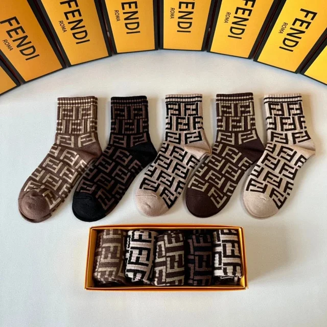 Chanel Socks Ribbed Logo Crew product detail image 38