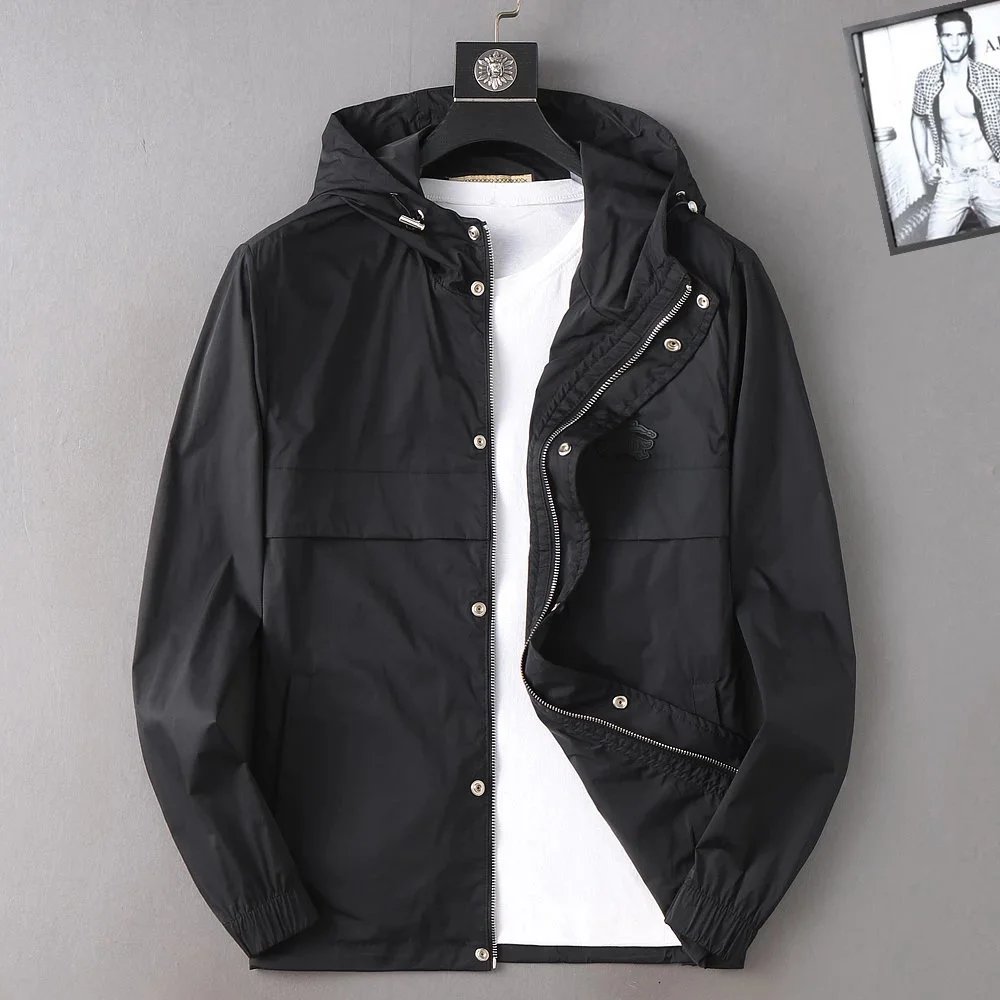 Black Hooded Windbre