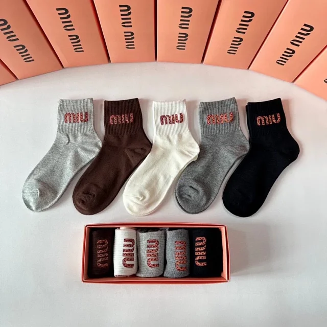 Chanel Socks Ribbed Logo Crew product detail image 36