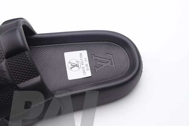 Louis Vuitton Sandals Pool slide mules with monogram strap product detail image 7