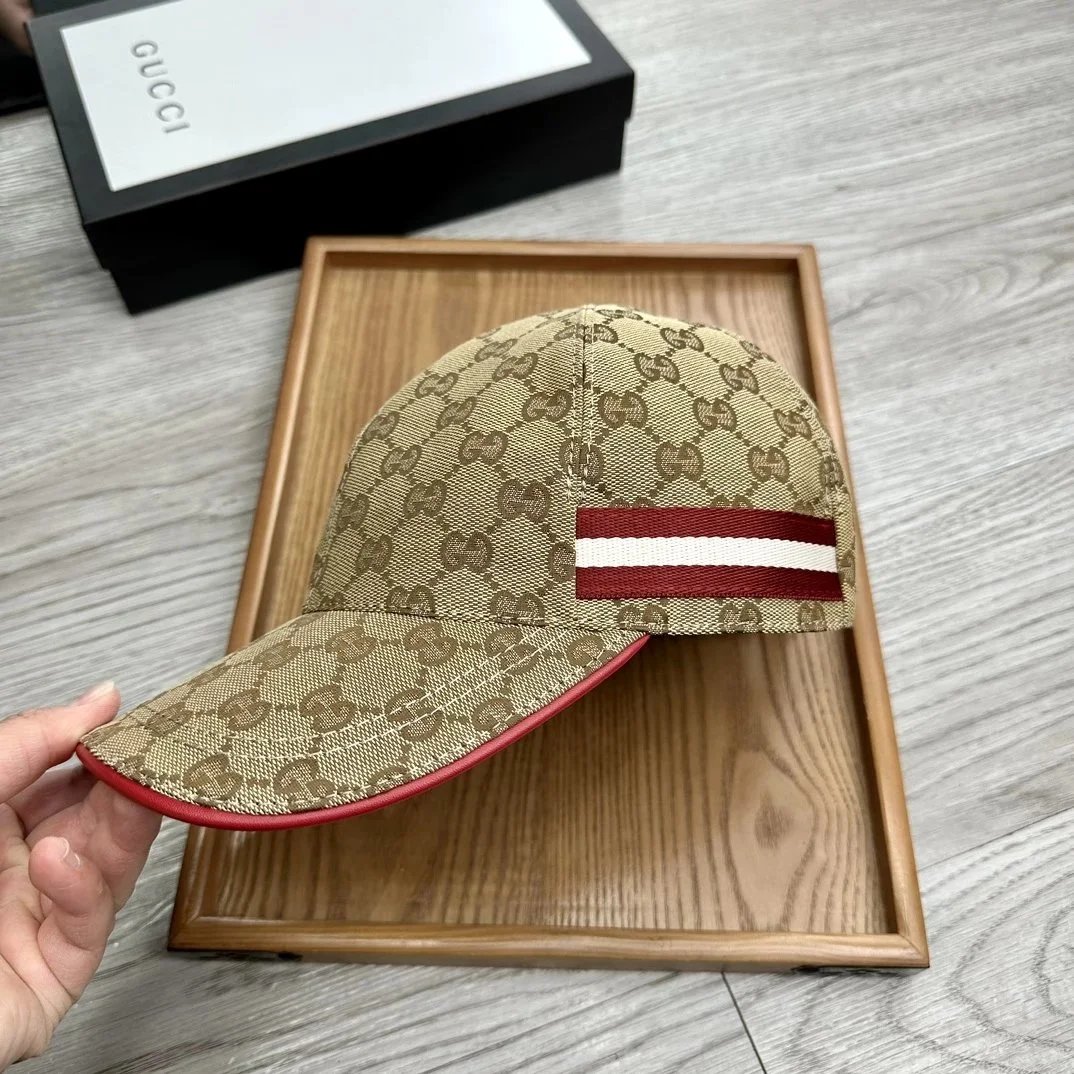 Gucci Beige Baseball Cap with Red and White Stripe