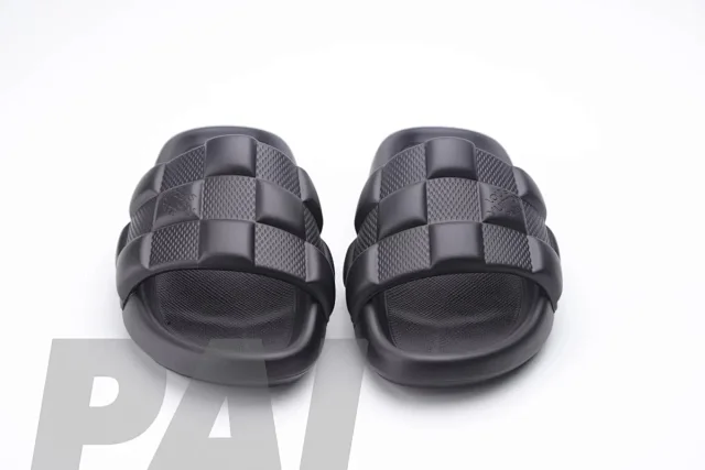 Louis Vuitton Sandals Pool slide mules with monogram strap product detail image 4