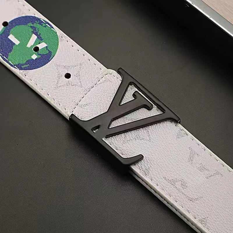 White Pip Black Buckle [Complimentary Hole Puncher]]