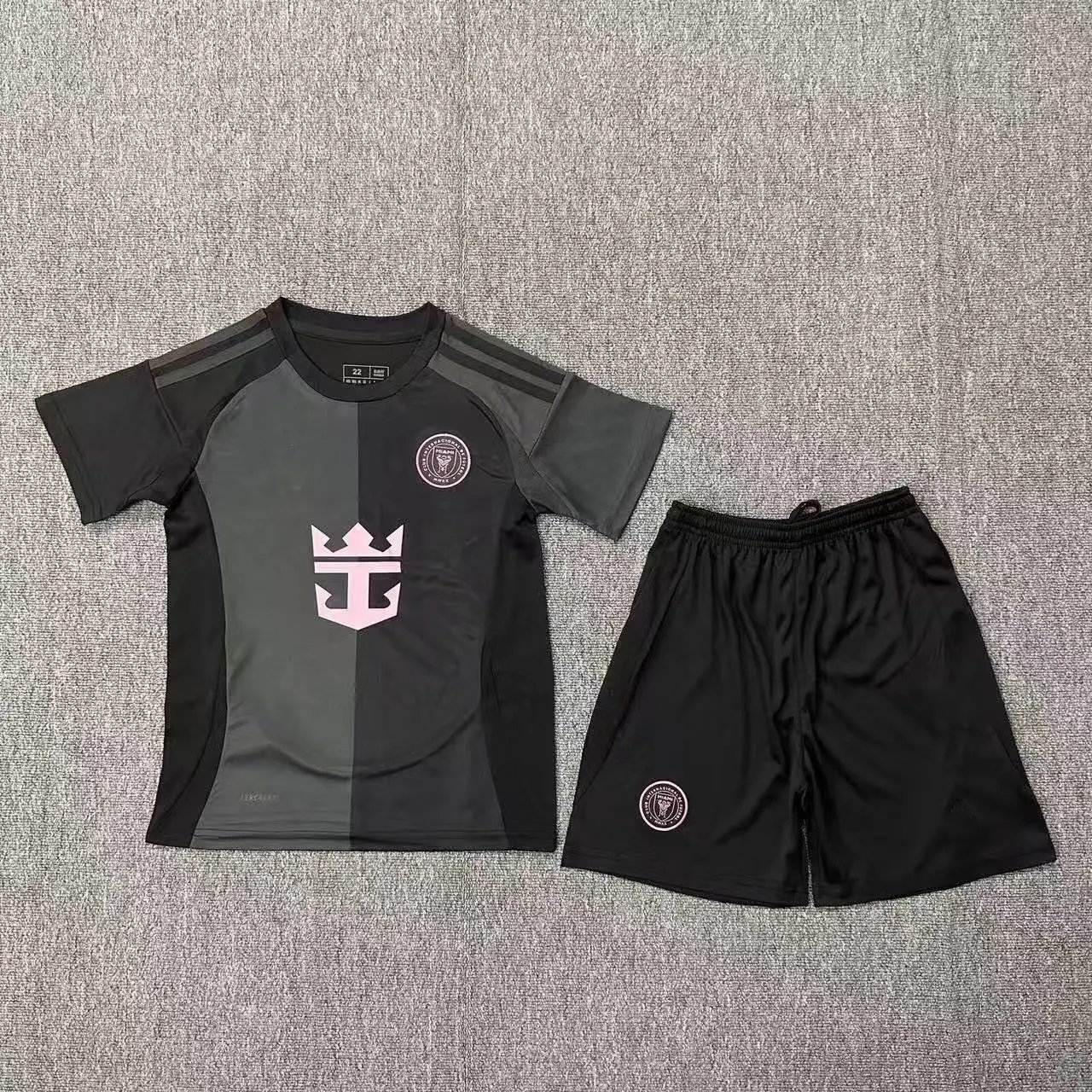 Inter Milan 2023-24 Home Jersey Black / Blue Striped Kit - 6