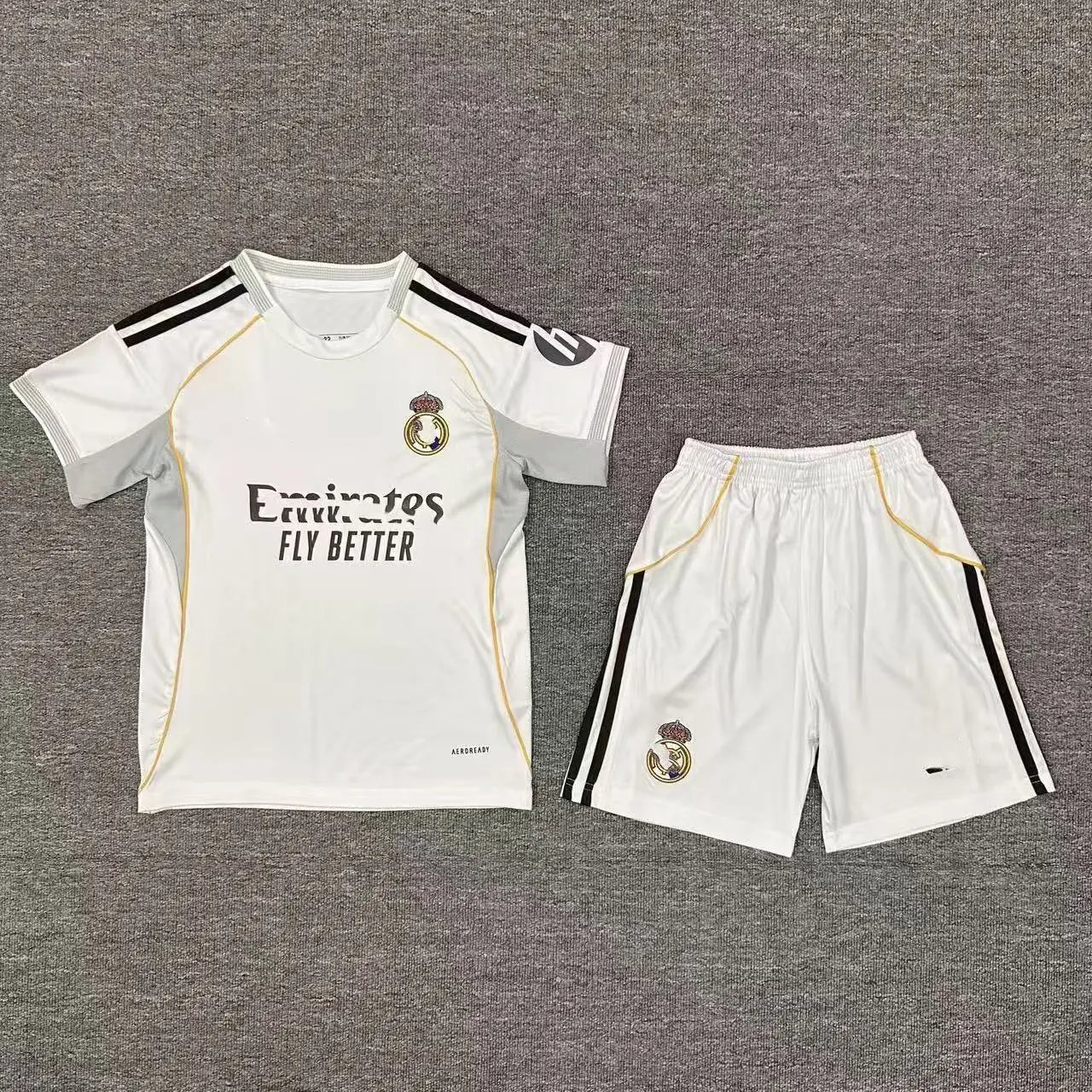 Real Madrid 2024/25 Home Kit White/Gold (Emirates) Kids Set