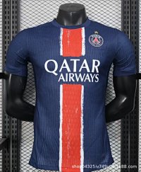 24-25 Paris home champions with a star
