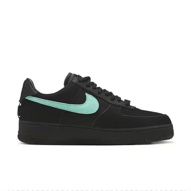 Nike Shoes: seller detail photo 3