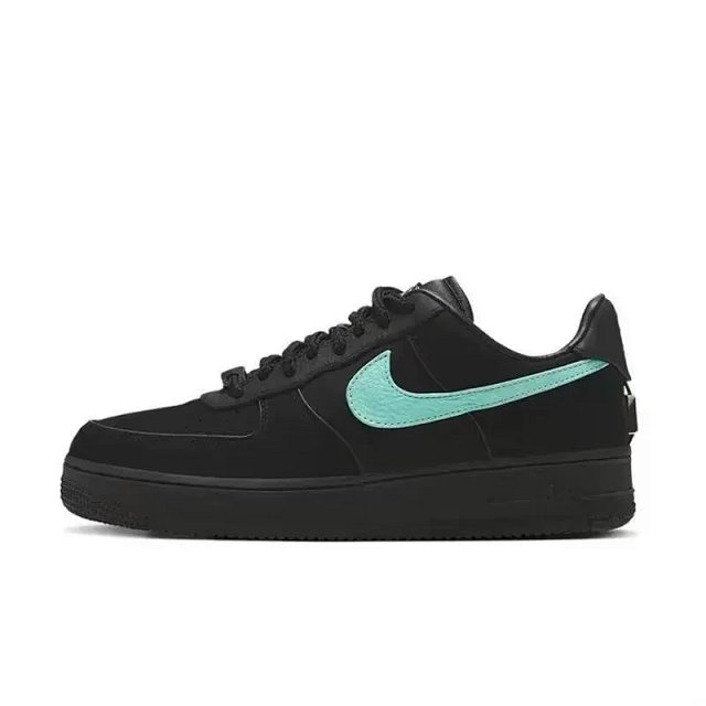Nike Shoes: seller detail photo 2