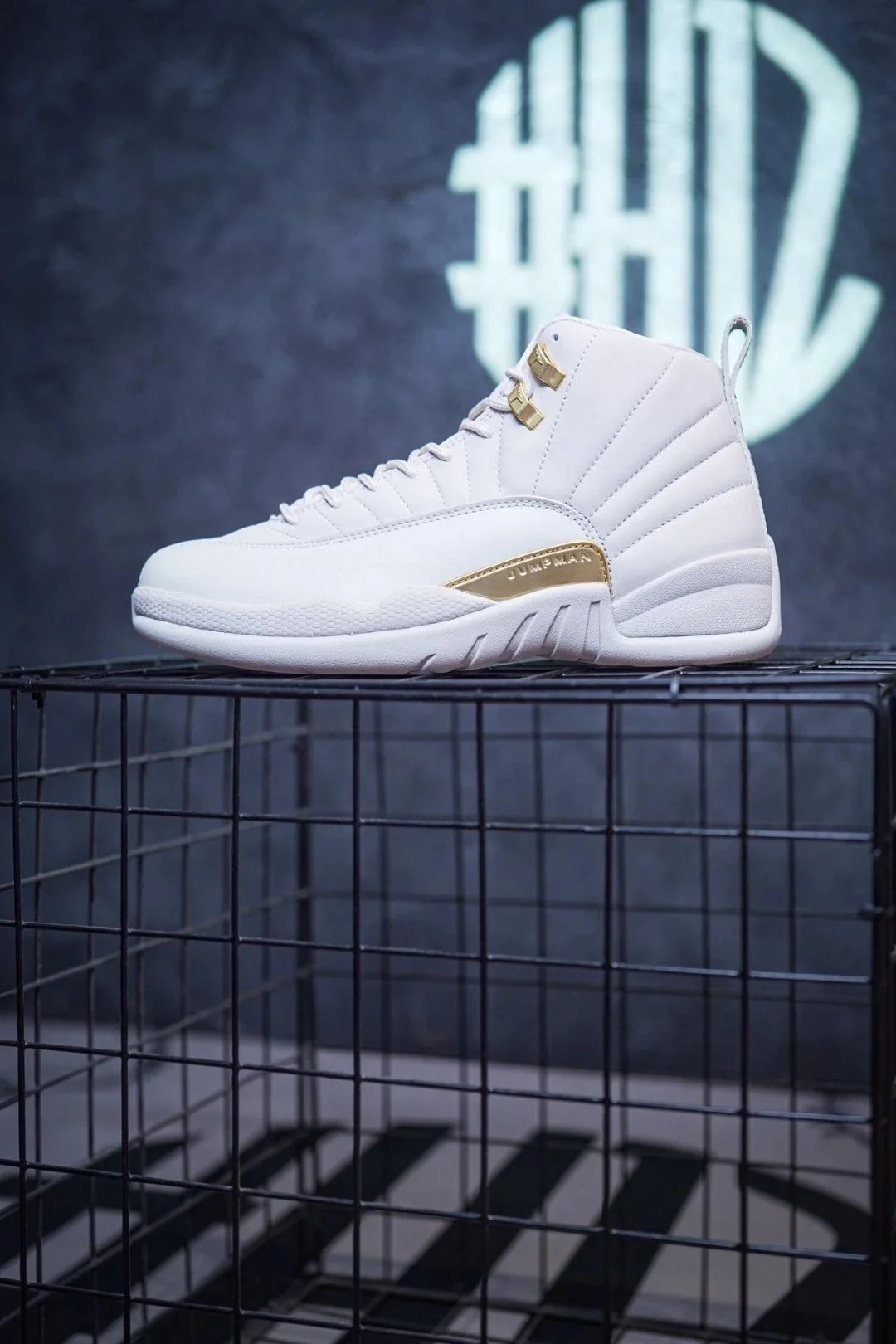 🔑N618530【东莞大厂出品 Air Jordan 12 "Phantom" 白金】大厂出品 整鞋均采用头层皮料制作 原厂碳纤维底板 原标原盒配置 正确中底 正确鞋垫细节 原厂电绣 定制金属扣