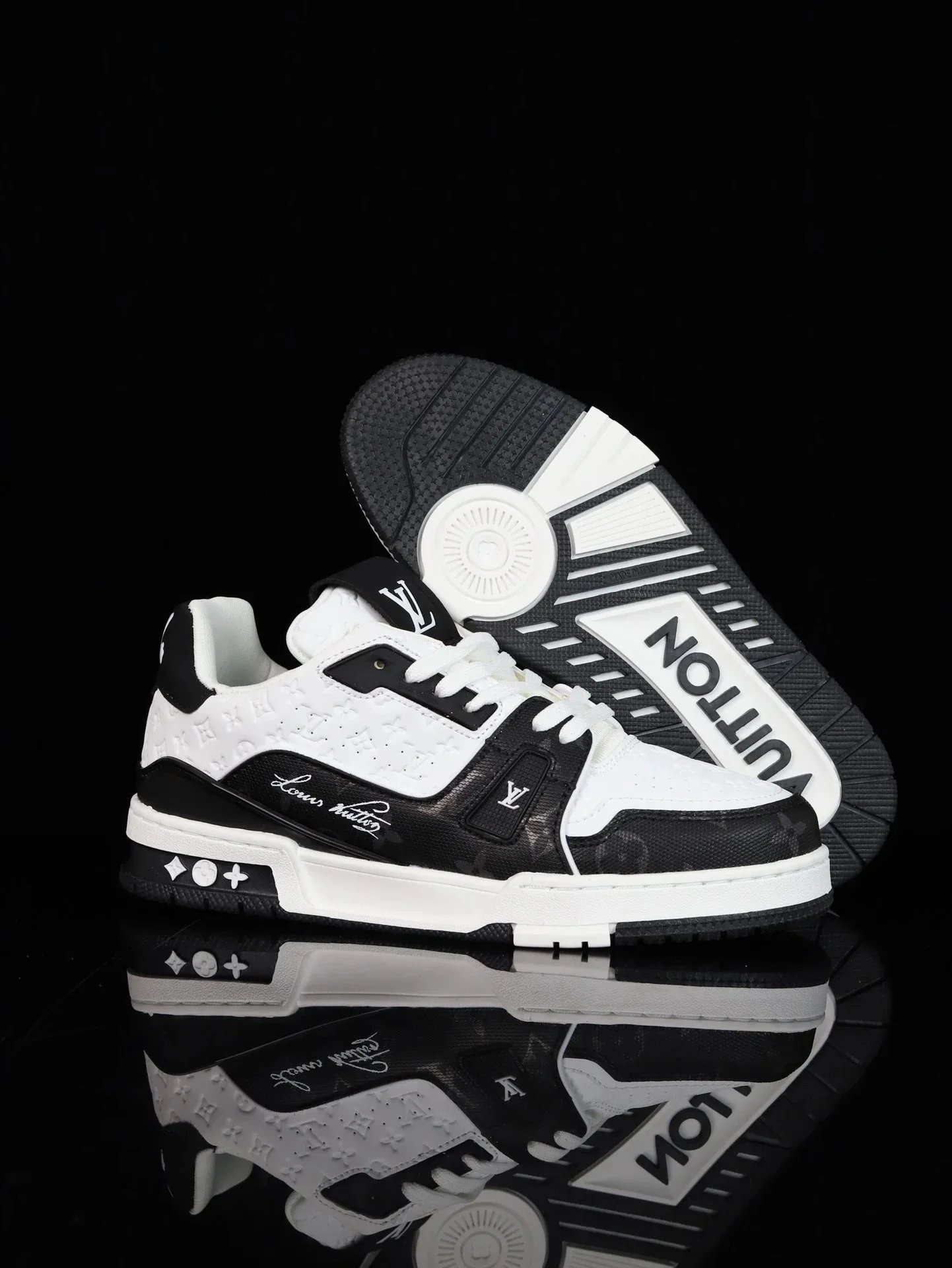 Louis Black & White Co-Branded