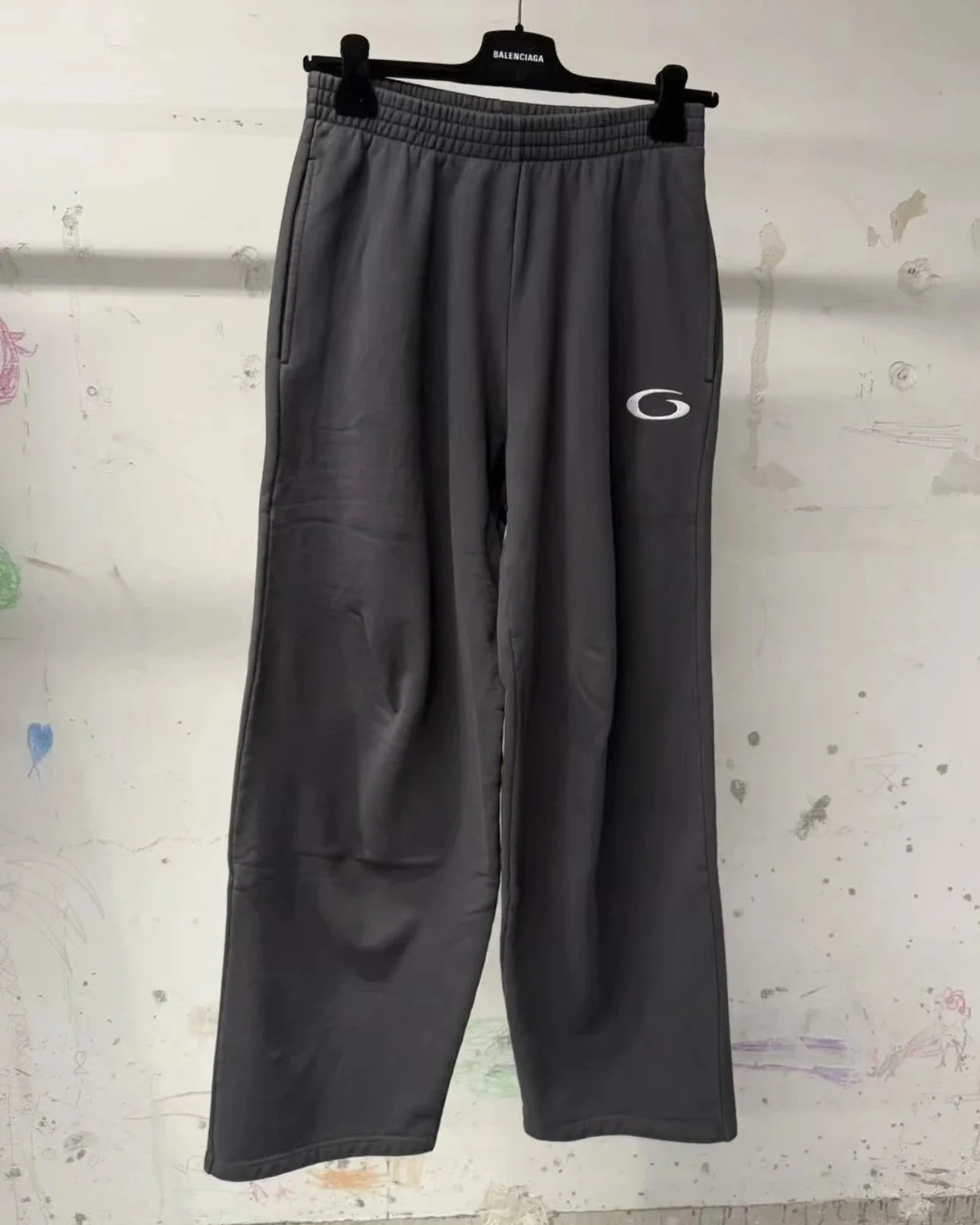 (In stock) BAL SS25/Loop Sports Embroidered Black Pants